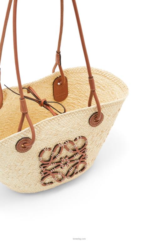Loewe малка чанта кошница с анаграми от палма Ирака и телешка кожа F84B819 Жени естествен/тен