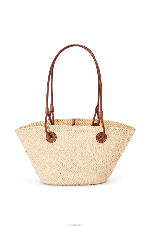 Loewe малка чанта кошница с анаграми от палма Ирака и телешка кожа F84B819 Жени естествен/тен