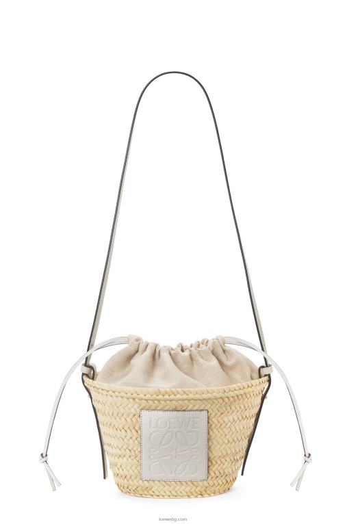 Loewe чанта тип кофа с шнур от палмови листа и телешка кожа F84B823 Жени естествен/бял