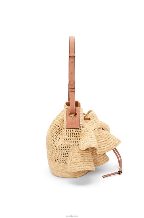 Loewe чанта с балонени волани от рафия и телешка кожа F84B839 Жени естествен/тен