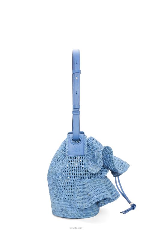 Loewe чанта с балонени волани от рафия и телешка кожа F84B83 Жени дънково синьо