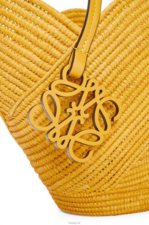 Loewe чанта с венчелистчета от рафия и телешка кожа F84B840 Жени охра