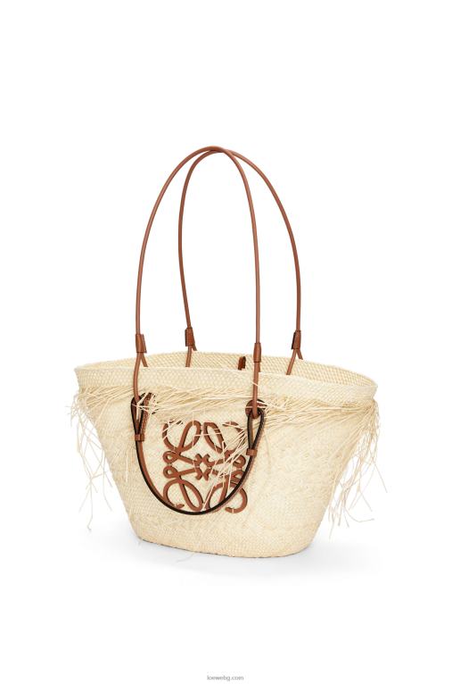 Loewe протрита чанта кошница с анаграми от палма Ирака и телешка кожа F84B854 Жени естествен/тен