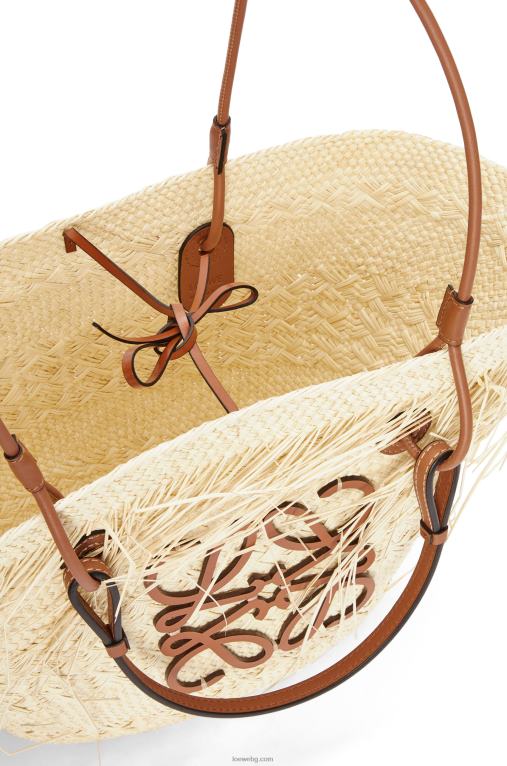 Loewe протрита чанта кошница с анаграми от палма Ирака и телешка кожа F84B854 Жени естествен/тен