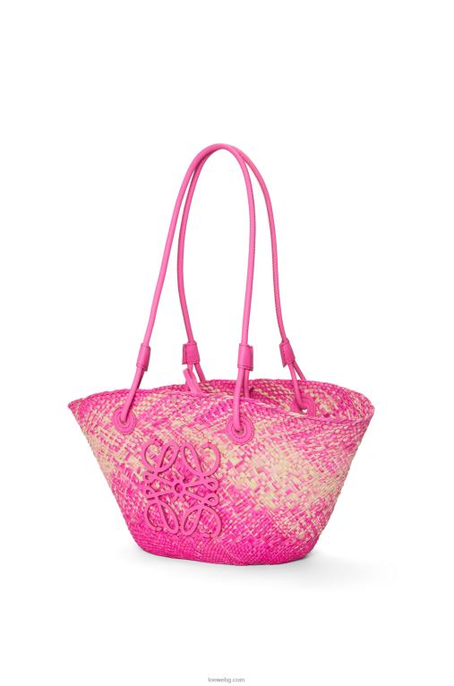 Loewe малка чанта кошница с анаграми от палма Ирака и телешка кожа F84B856 Жени фуксия