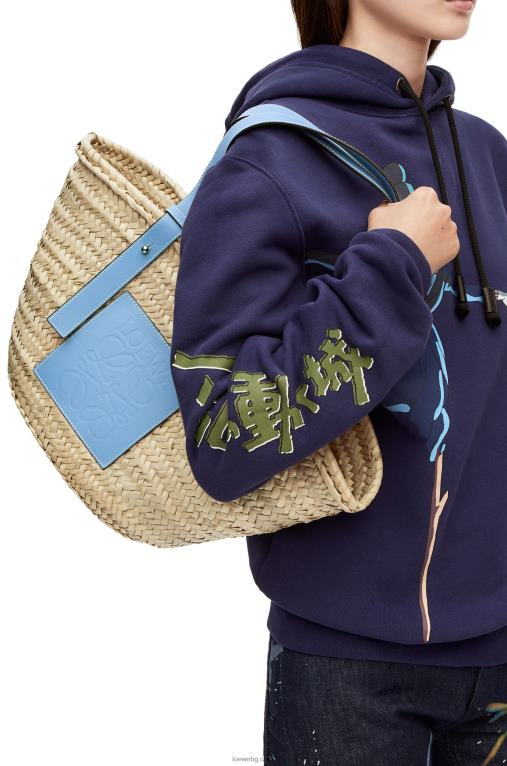 Loewe чанта кошница от палмови листа и телешка кожа F84B858 Жени светло синьо