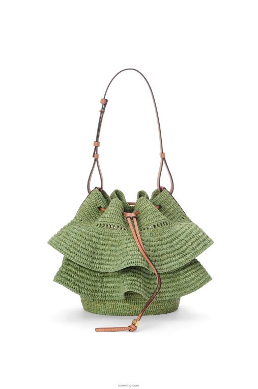 Loewe чанта с балонени волани от рафия и телешка кожа F84B866 Жени зелено/тен