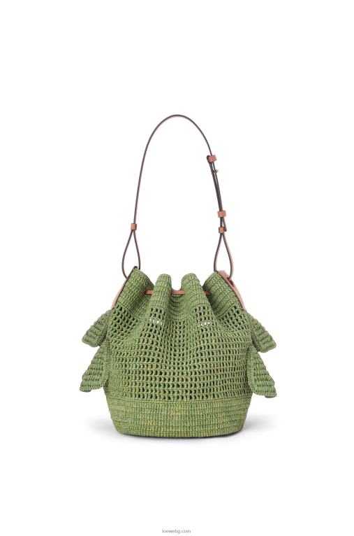 Loewe чанта с балонени волани от рафия и телешка кожа F84B866 Жени зелено/тен