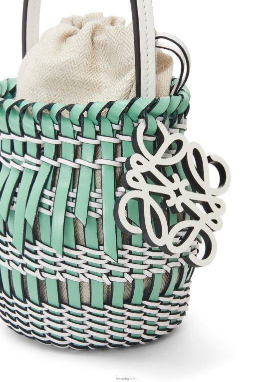 Loewe малка чанта от телешка кожа с ресни F84B887 Жени свежа мента/меко бяло