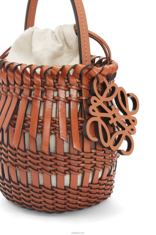Loewe малка чанта от телешка кожа с ресни F84B889 Жени тен