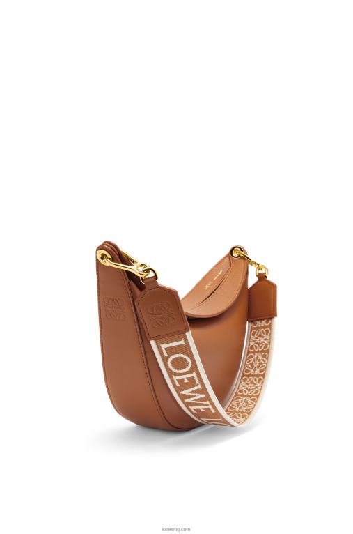 Loewe малка чанта луна от сатенирана телешка кожа и жакард F84B8452 Жени пекан