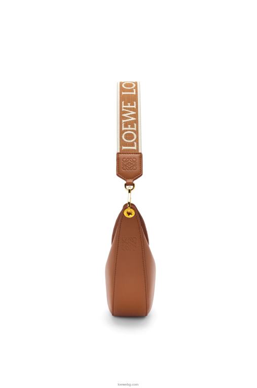 Loewe малка чанта луна от сатенирана телешка кожа и жакард F84B8452 Жени пекан