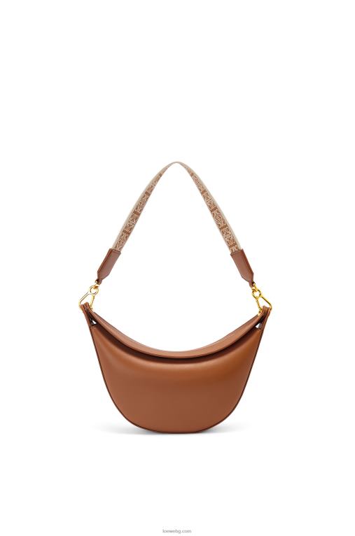 Loewe малка чанта луна от сатенирана телешка кожа и жакард F84B8452 Жени пекан