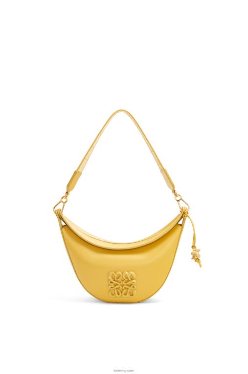 Loewe малка луна от сатенирана телешка кожа F84B8454 Жени бледожълта глазура