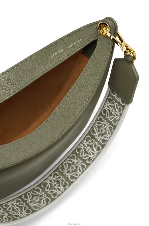 Loewe малка чанта луна от сатенирана телешка кожа и жакард F84B8474 Жени авокадо зелено