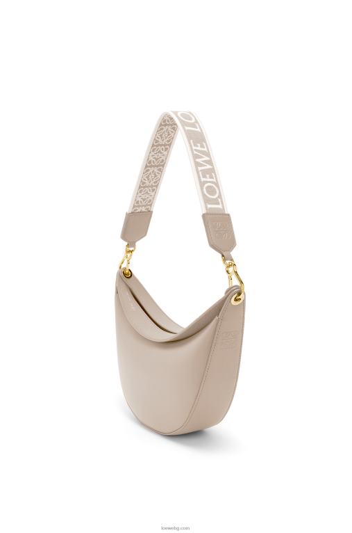 Loewe малка чанта луна от сатенирана телешка кожа и жакард F84B8475 Жени лек овес