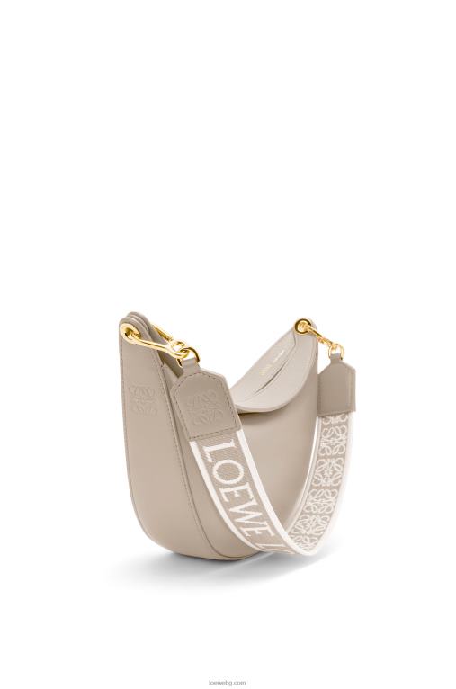 Loewe малка чанта луна от сатенирана телешка кожа и жакард F84B8475 Жени лек овес