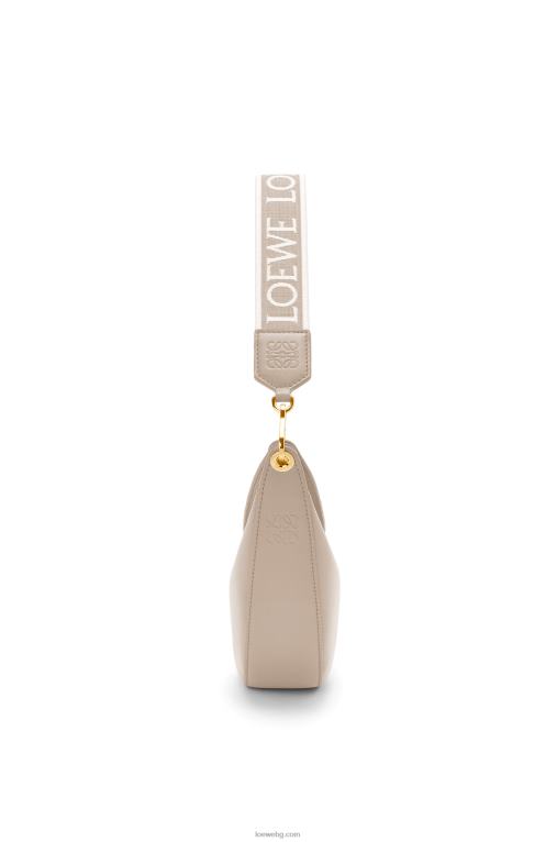 Loewe малка чанта луна от сатенирана телешка кожа и жакард F84B8475 Жени лек овес