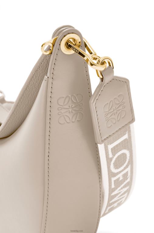Loewe малка чанта луна от сатенирана телешка кожа и жакард F84B8475 Жени лек овес