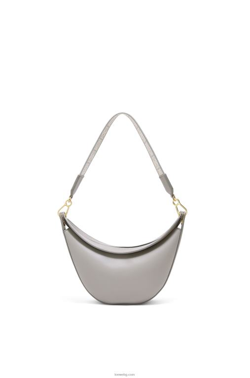 Loewe малка чанта луна от сатенирана телешка кожа и жакард F84B8476 Жени перлено сиво
