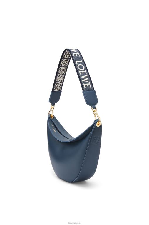 Loewe малка чанта луна от сатенирана телешка кожа и жакард F84B8482 Жени синьо оникс