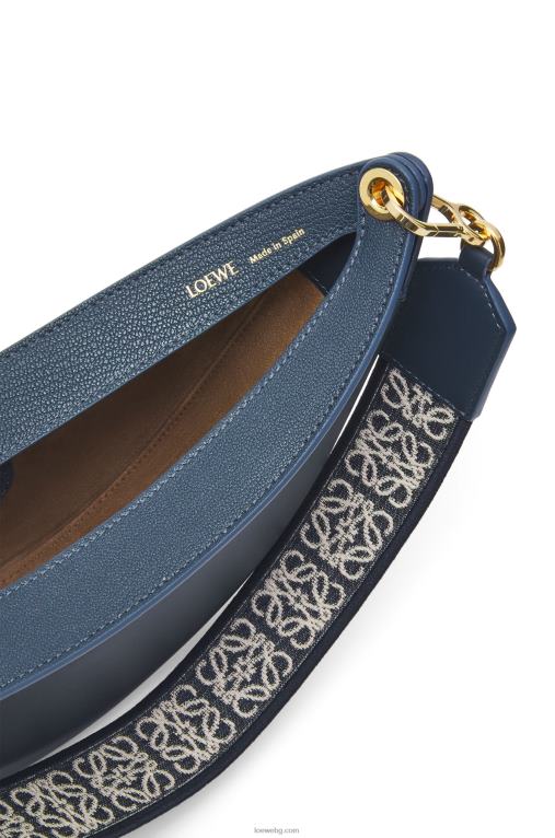 Loewe малка чанта луна от сатенирана телешка кожа и жакард F84B8482 Жени синьо оникс