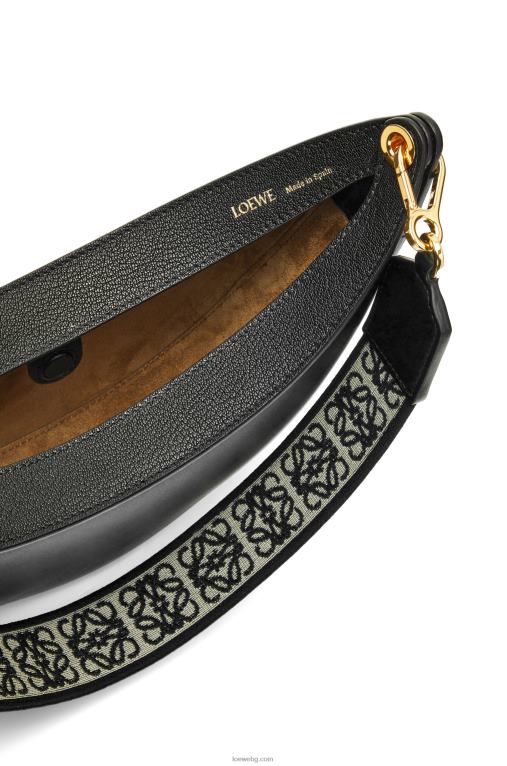 Loewe малка чанта луна от сатенирана телешка кожа и жакард F84B8484 Жени черен