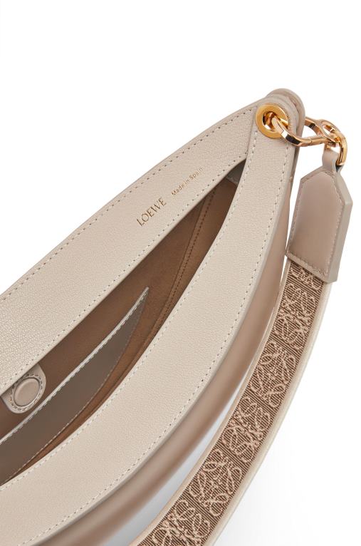 Loewe чанта luna от сатенирана телешка кожа и жакард F84B8522 Жени лек овес