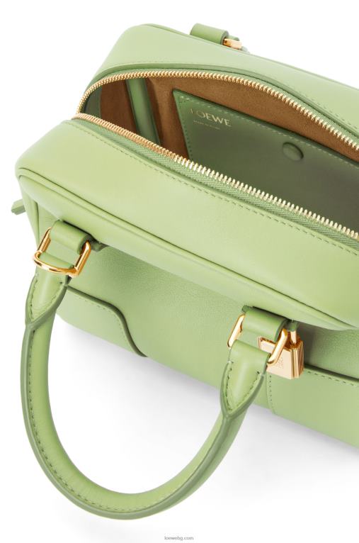 Loewe 16 квадратна чанта Amazona от телешка кожа напа F84B8137 Жени светло бледо зелено