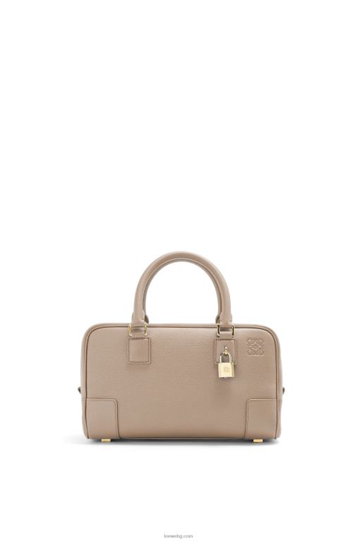 Loewe чанта Amazon 23 от мека зърнеста телешка кожа F84B8154 Жени пясък