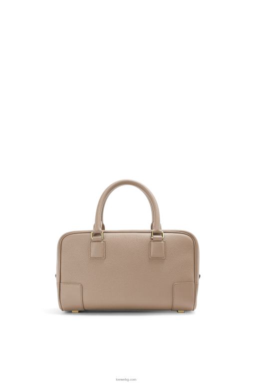 Loewe чанта Amazon 23 от мека зърнеста телешка кожа F84B8154 Жени пясък