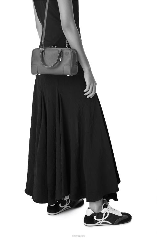 Loewe чанта Amazon 23 от телешка кожа напа F84B8157 Жени черен