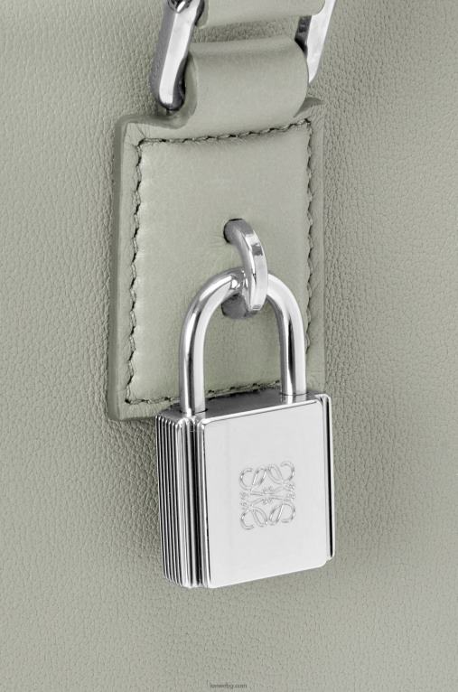 Loewe чанта Amazon 28 от телешка кожа напа F84B8136 Жени пепеляво сиво