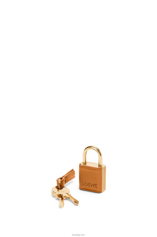 Loewe чанта Amazon 28 от телешка кожа напа F84B8138 Жени топла пустиня