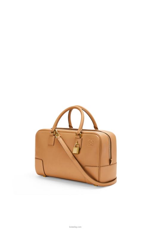 Loewe чанта Amazon 28 от телешка кожа напа F84B8138 Жени топла пустиня
