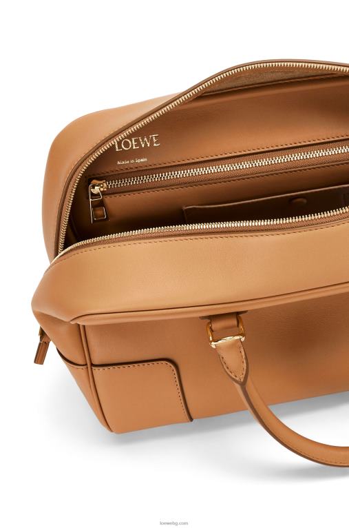 Loewe чанта Amazon 28 от телешка кожа напа F84B8138 Жени топла пустиня