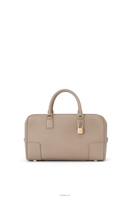 Loewe чанта Amazon 28 от мека зърнеста телешка кожа F84B8153 Жени пясък