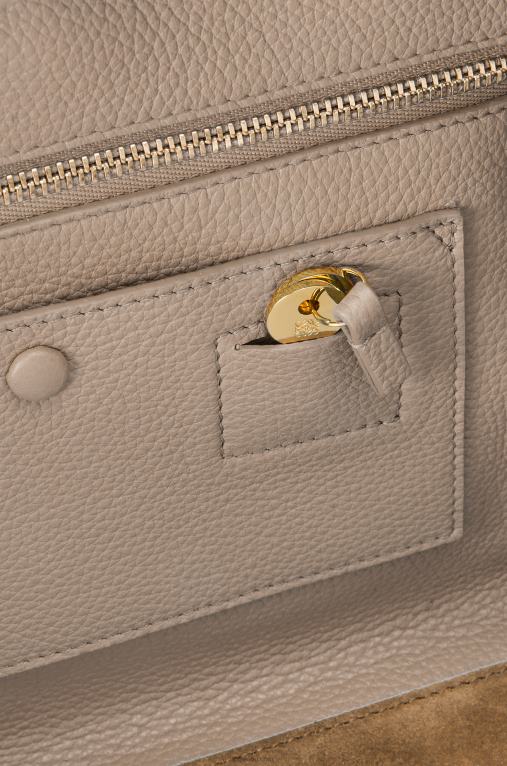 Loewe чанта Amazon 28 от мека зърнеста телешка кожа F84B8153 Жени пясък