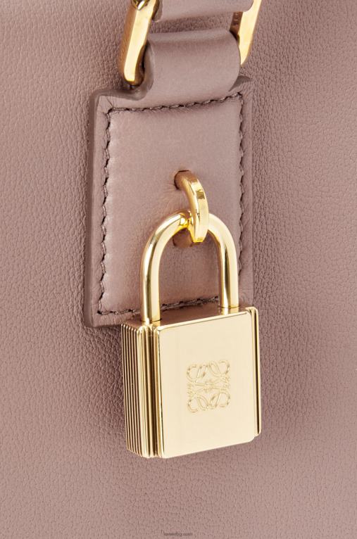 Loewe чанта Amazon 28 от телешка кожа напа F84B8174 Жени тъмен руж