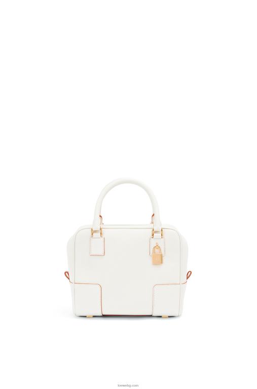 Loewe квадратна чанта Amazona 19 от мека зърнеста телешка кожа F84B8152 Жени меко бяло