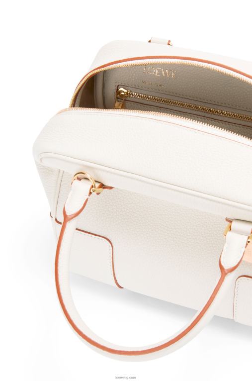 Loewe квадратна чанта Amazona 19 от мека зърнеста телешка кожа F84B8152 Жени меко бяло