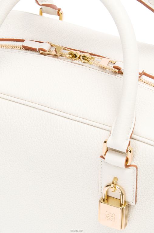 Loewe квадратна чанта Amazona 19 от мека зърнеста телешка кожа F84B8152 Жени меко бяло
