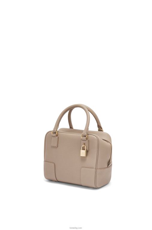 Loewe квадратна чанта Amazona 19 от мека зърнеста телешка кожа F84B8155 Жени пясък