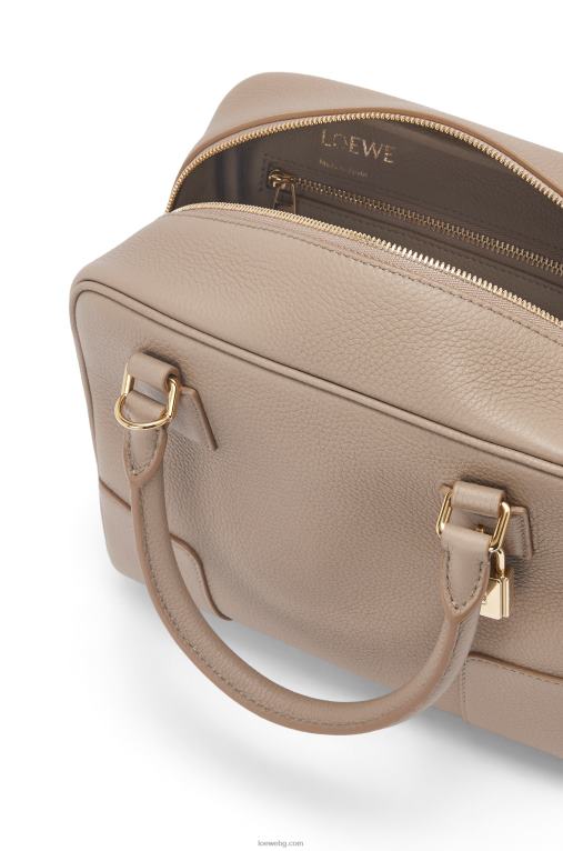Loewe квадратна чанта Amazona 19 от мека зърнеста телешка кожа F84B8155 Жени пясък