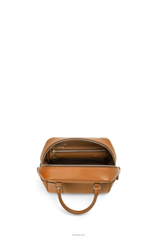 Loewe квадратна чанта Amazona 19 от телешка кожа напа F84B8167 Жени топла пустиня