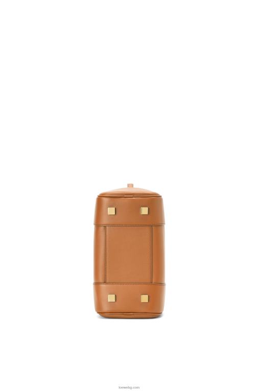 Loewe квадратна чанта Amazona 19 от телешка кожа напа F84B8167 Жени топла пустиня