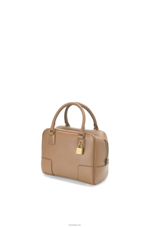 Loewe квадратна чанта Amazona 19 от телешка кожа напа F84B8170 Жени цвят норка