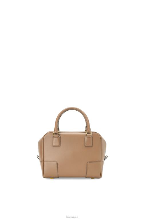 Loewe квадратна чанта Amazona 19 от телешка кожа напа F84B8170 Жени цвят норка