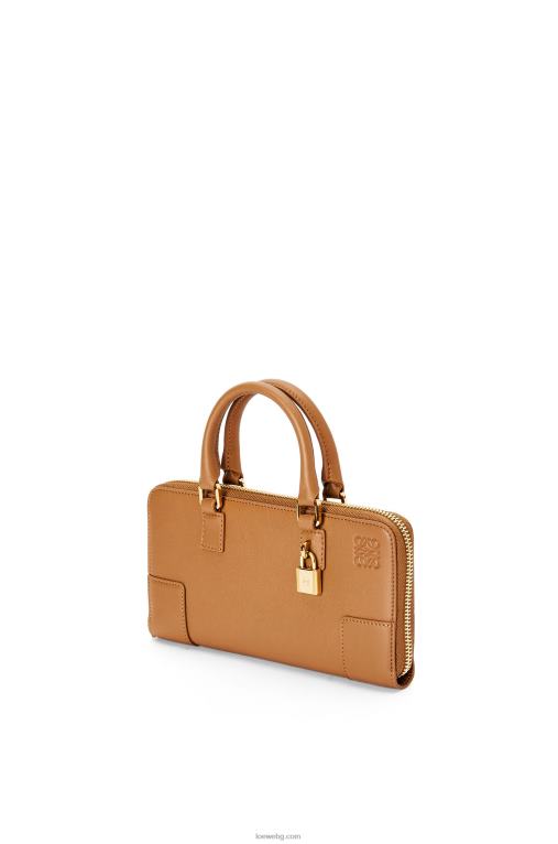 Loewe торбичка Amazona от телешка кожа напа F84B8282 Жени топла пустиня