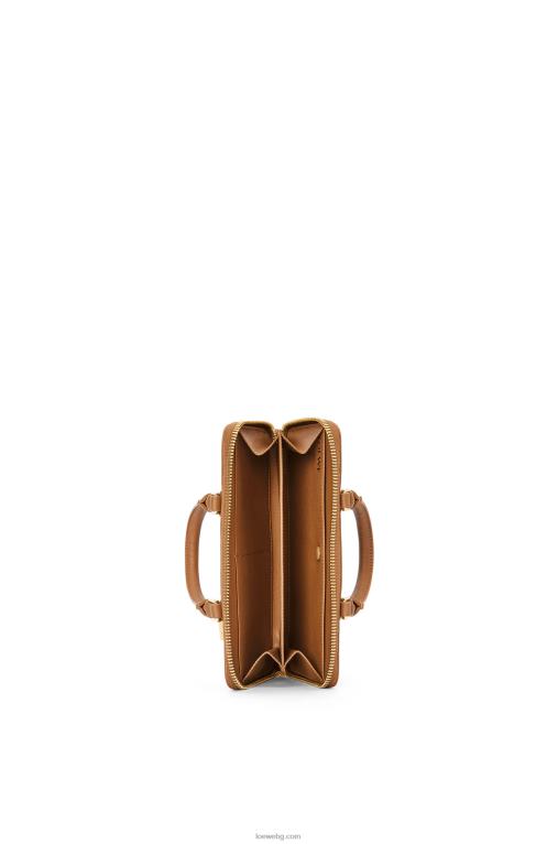 Loewe торбичка Amazona от телешка кожа напа F84B8282 Жени топла пустиня